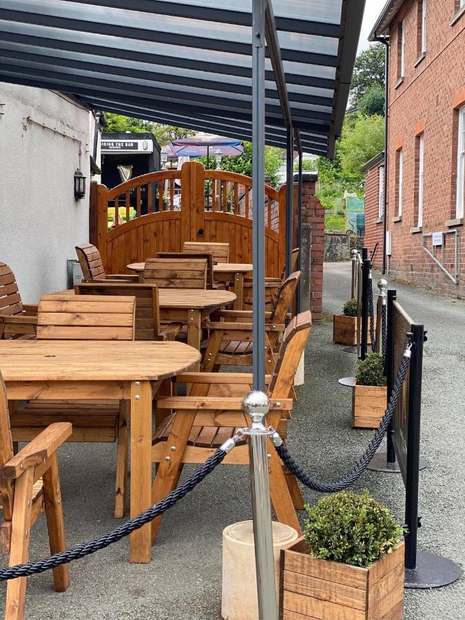Old New Inn, Llanfyllin Exteriör bild